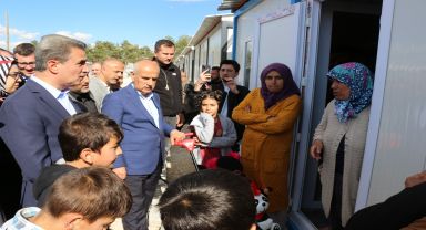Kahramanmaraş'ın Afşin ilçesindeki Deprem Çalışmaları Devam Ediyor