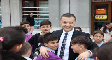 Kaymakam Bilici Mustafa Çekiç Ortaokulu'nu ziyaret etti.