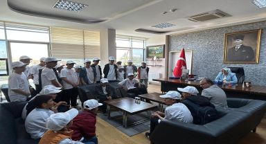 Kaymakam Esra ARITÜRK, Gençlik ve Spor İlçe Müdürü ve Öğrencileri Ziyaret Etti.