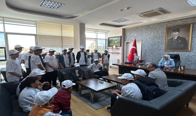 Kaymakam Esra ARITÜRK, Gençlik ve Spor İlçe Müdürü ve Öğrencileri Ziyaret Etti.