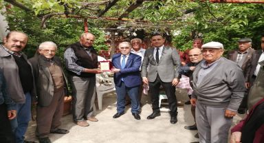 Kaymakam Kemal Duru, Dünya Çiftçiler Günü'nde Duman Köyü Çiftçisi Muharrem Keskin'i Ziyaret Etti.