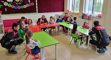 Keşan Polisi okullarda mesleği tanıtıyor