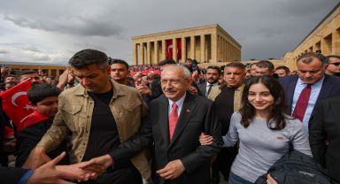 Kılıçdaroğlu, Anıtkabir'i Ziyaret Etti.