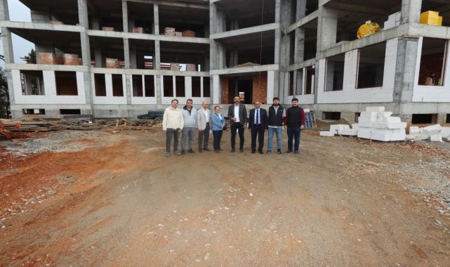 Kütahya İl Özel İdaresi Genel Sekreteri ve Altıntaş Kaymakamı Altıntaş Hükümet Konağı yapım çalışmalarını inceledi.