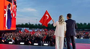 İstanbul'da 19 Mayıs Coşkusu: Ekrem İmamoğlu, Gençlerle Buluştu!