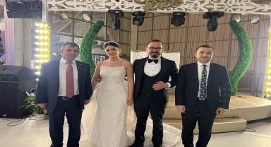 Nazlı ve Abdullah'ın düğün töreni Şehr-i Davet Düğün Salonu'nda yapıldı.