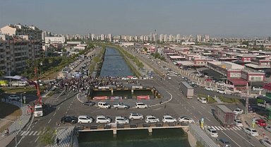 Oto galericiler köprüsüne kavuştu