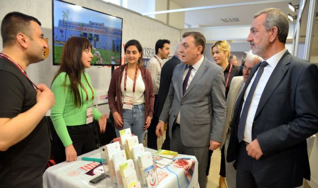 Sağlık Müdürlüğü, Öğrenciler ve Firma Yetkilileri İçin Kariyer Fuarına Katıldı