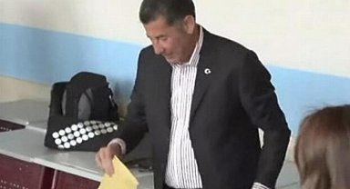 Sinan Oğan oyunu Ankara'da kullandı