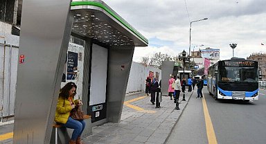 Yeni nesil otobüs durakları montajlanıyor