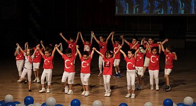 Bodrum Belediyesi'nin anaokulunda mezuniyet sevinci