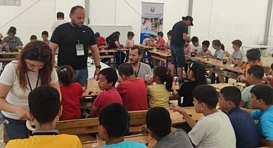 Depremzede çocuklar bilimin eğlenceli dünyası ile tanıştı