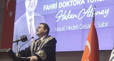 Robotik ve yazılımın yıldızı Hakan Altınay'a fahri doktora
