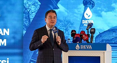 Babacan: Kredi dilenmek Türkiye'ye yakışmıyor