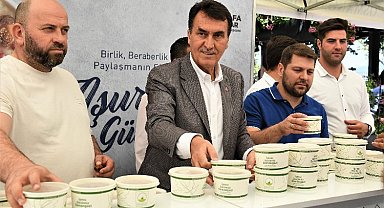 Başkan Dündar ikramı kendisi yaptı