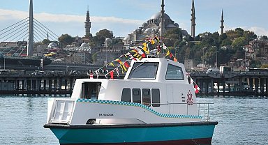 Deniz taksiler trafiğe meydan okuyor