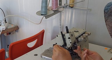 İzmit'ten depremzedeli kadınlara dikiş atölyesi