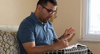 Özel gereksinimli Emin konsere hazırlanıyor