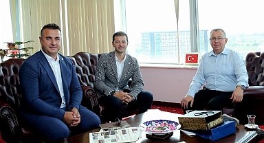 Trakya Üniversitesi Rektörü, Türkiye Kürek Federasyonu Yetkililerini Ağırladı