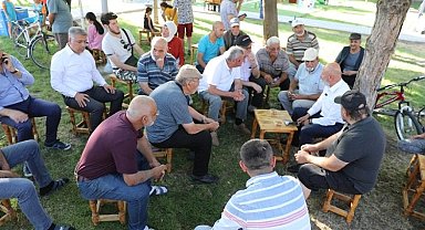 Ahmet Çolakbayrakdar esnafla buluştu