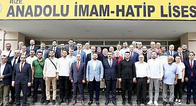 Bakan Tekin'den mezun olduğu liseye ziyaret