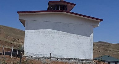 Bingöl'deki deprem konutları 3 yıldır mağdur ediyor