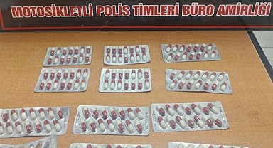 Çalıntı motosiklette uyuşturucu ile yakalandı