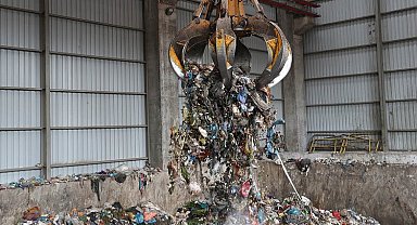 Dünyada parmakla gösteriliyor... Çöp olarak çıktığı eve elektrik olarak dönüyor!