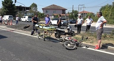 Düzce'de yasak yerden geçti, otomobil çarptı!