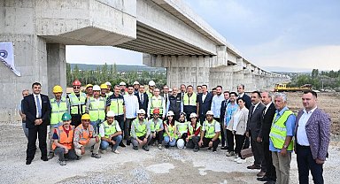 Ankara-İzmir hattı 2027'de 'hızlı' gelecek