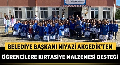 Başkan Niyazi Akgedik'ten Öğrencilere Kırtasiye Malzemesi Desteği
