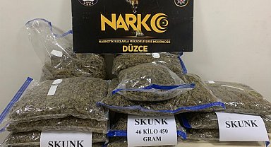 Bir otomobilde kilolarca uyuşturucu ele geçirildi