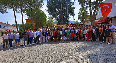 CHP Güzelbahçe'den Ata'ya 100. yıl çelengi