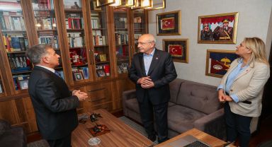 CHP Lideri Kılıçdaroğlu, İzmir'de şüpheli ölüm sonucu hayatını kaybeden Dorukhan Büyükışık'ın ailesini ziyaret etti