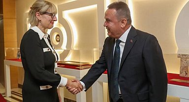 İngiltere Büyükelçisi Jill Morris'ten Başkan Böcek'e ziyaret