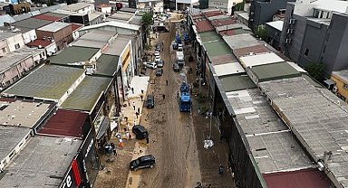 İstanbul'da selden etkilenen hanelere 15 bin TL!