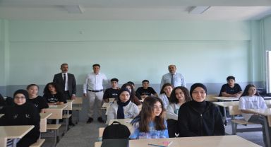 Kaymakam, ilçe okullarını ziyaret etti.