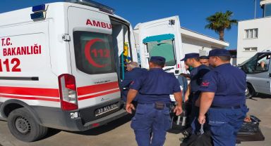 Mersin Limanında ticari gemide rahatsızlanan bir kişi tıbbi tahliye edildi.