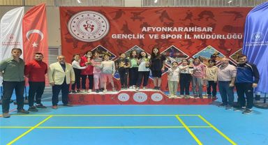 Afyonkarahisar'da 100. Yıl Badminton Turnuvası sona erdi