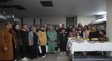 Emirdağ Belediyesi'nden Ücretsiz Pastacılık Kursu Alanlara Belgeleri Verildi
