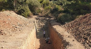 Hendek açıldı... Gümüldür Fayı'nı inceliyorlar