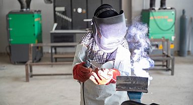 Kadınları 'usta' yapan proje: Kadın kaynakçılar