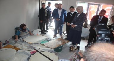 Vali ve Belediye Başkanı Afyonkarahisar'da Mahalle Fırını Ziyareti Yaptı