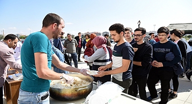 Afyon Kocatepe Üniversitesi, Pilav Günü ve Fidan Dikme etkinliği düzenledi