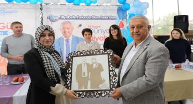 Afyonkarahisar Belediye Başkanı Mehmet Zeybek, tip-1 diyabetli çocuklarla buluştu