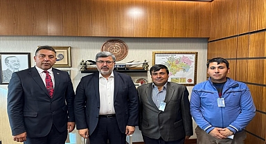 Afyonkarahisar Milletvekili Ali Özkaya, Çay Pazarağaç Belediye Başkanı ve Hemşehrilerini Kabul Etti