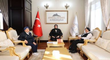 Afyonkarahisar Valisi, Yönetmen Yücel Çakmaklı'nın ailesini kabul etti.