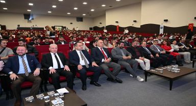 AKÜ Girişimcilik ve Kariyer Zirvesi düzenlendi