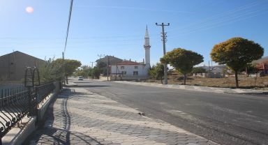 Emirdağ Belediyesi, uzun süre kullanılabilecek kaldırımlar için çalışıyor