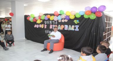 Emirdağ Millet Kütüphanesi kitap hediye etti